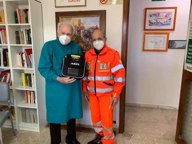 Consegna defibrillatore alla Croce Verde Pegliese