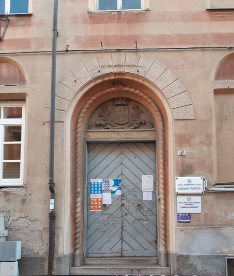 Portone della Scuola Elementare G. Pascoli